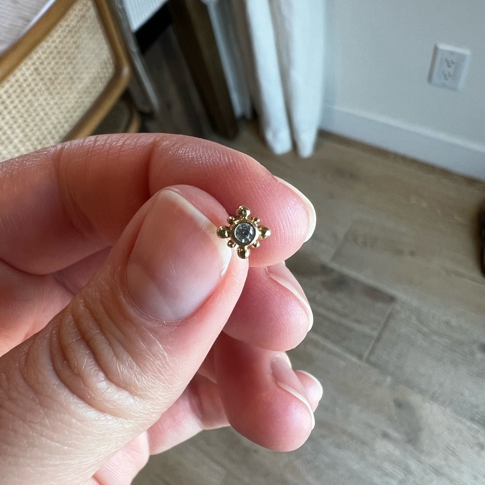 Bindi Press-fit Threadless End in 14k Gold from LeRoi